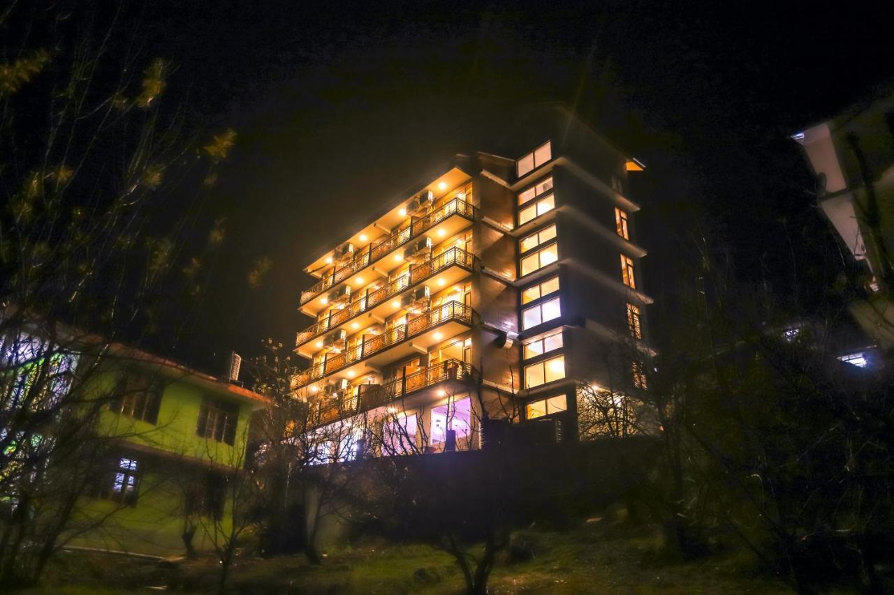 Hotel Old Smugglers With Balcony Mountain View Ac Hot And Cold Near To Hadimba Temple, Manali
